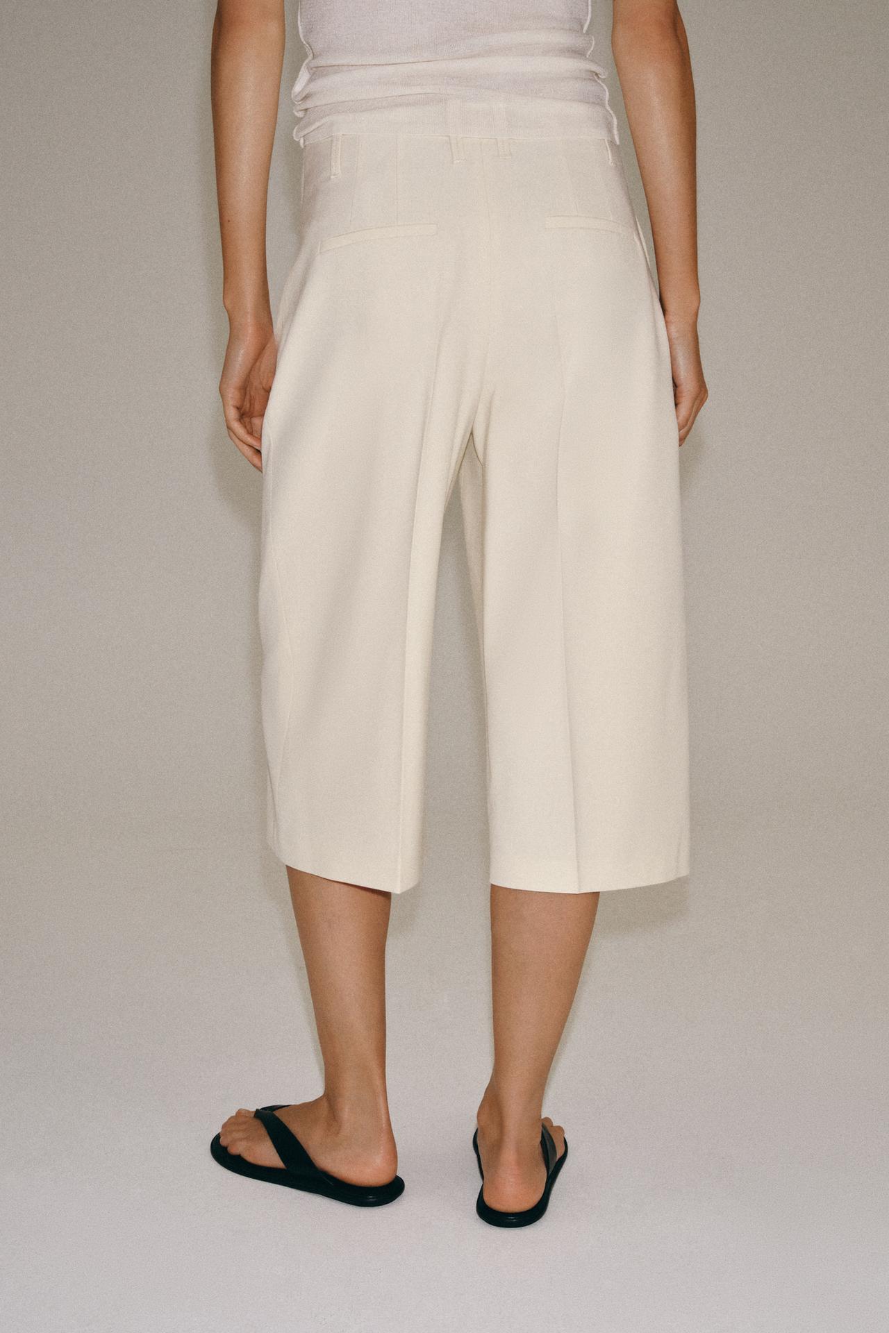 ZW COLLECTION STRAIGHT DARTED BERMUDA SHORTS — Beige