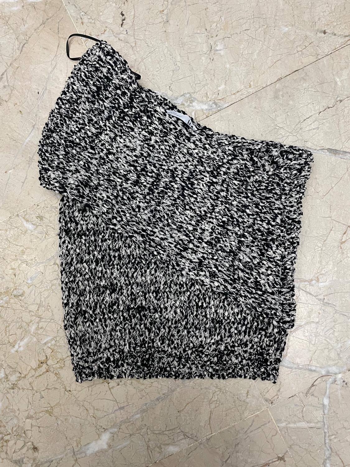 ASYMMETRIC KNIT TOP - Image 2