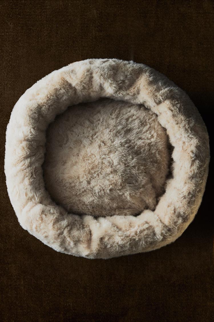 ROUND FUR PET BED — Beige