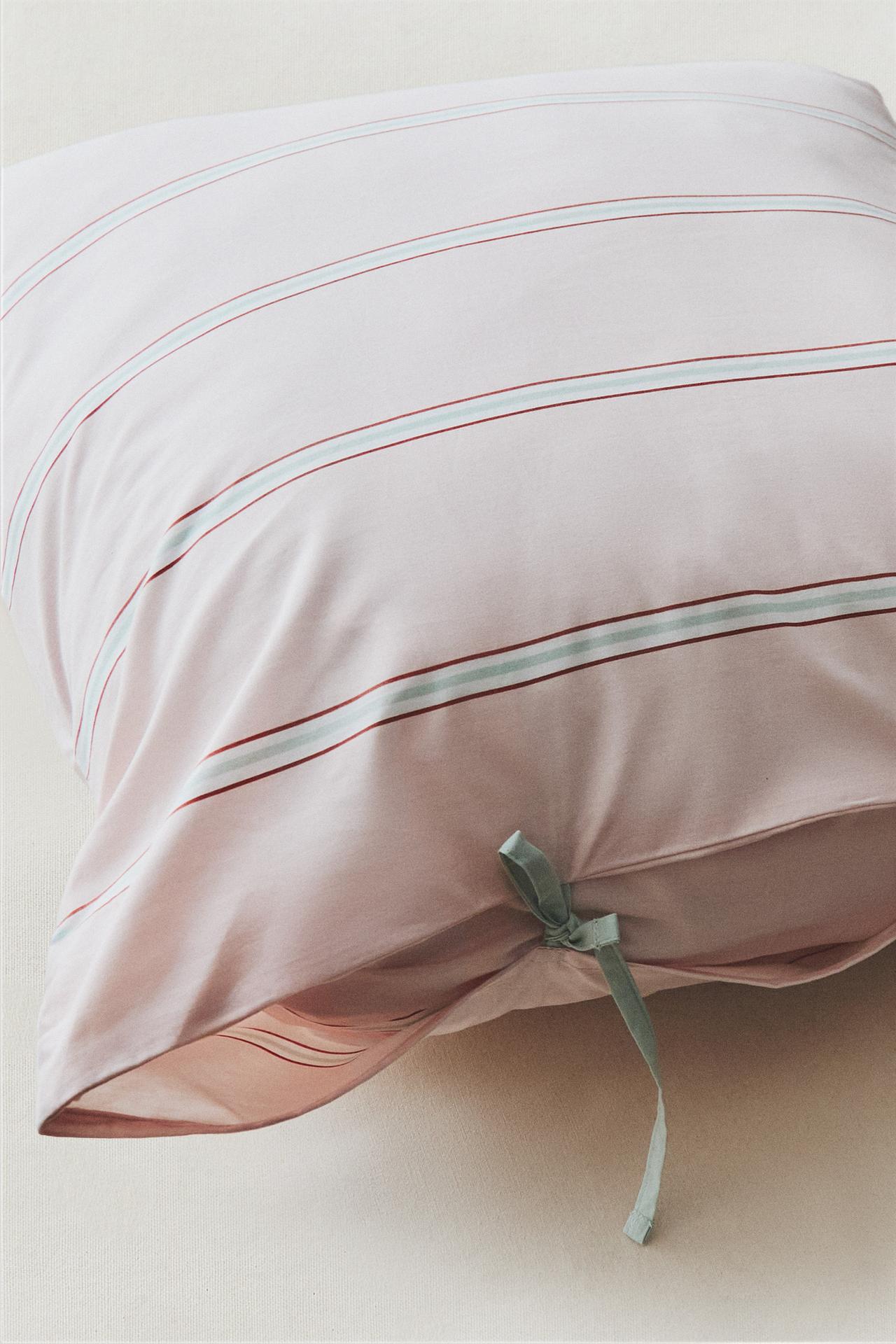 KIDS' STRIPED PILLOWCASE — Pink