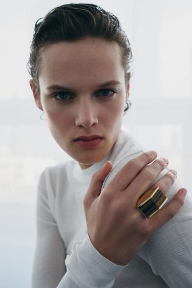 MAXI BAGUE GÉOMÉTRIQUE PIERRE - Doré de Zara - Image 1