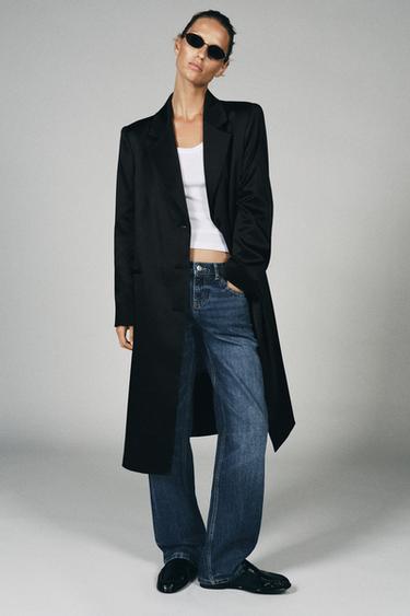 АТЛАСНОЕ ПАЛЬТО С ПОДПЛЕЧНИКАМИ — ЧЕРНЫЙ от Zara — изображение 0