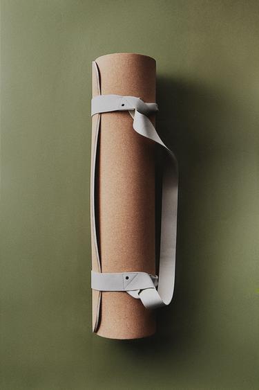 YOGA MAT WITH LEATHER STRAP - Ecru by Zara