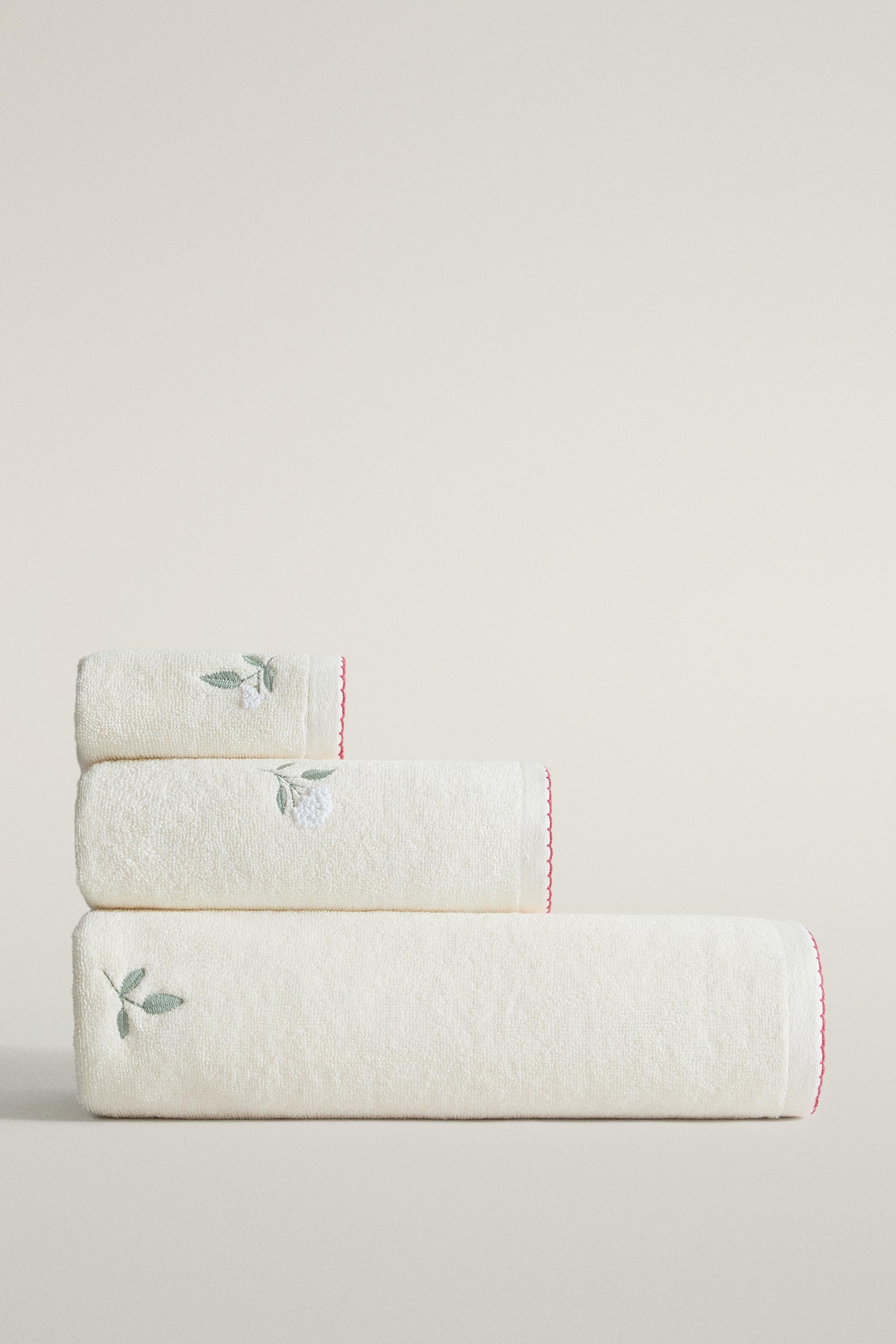 SERVIETTE DE BAIN FLEUR BRODÉE