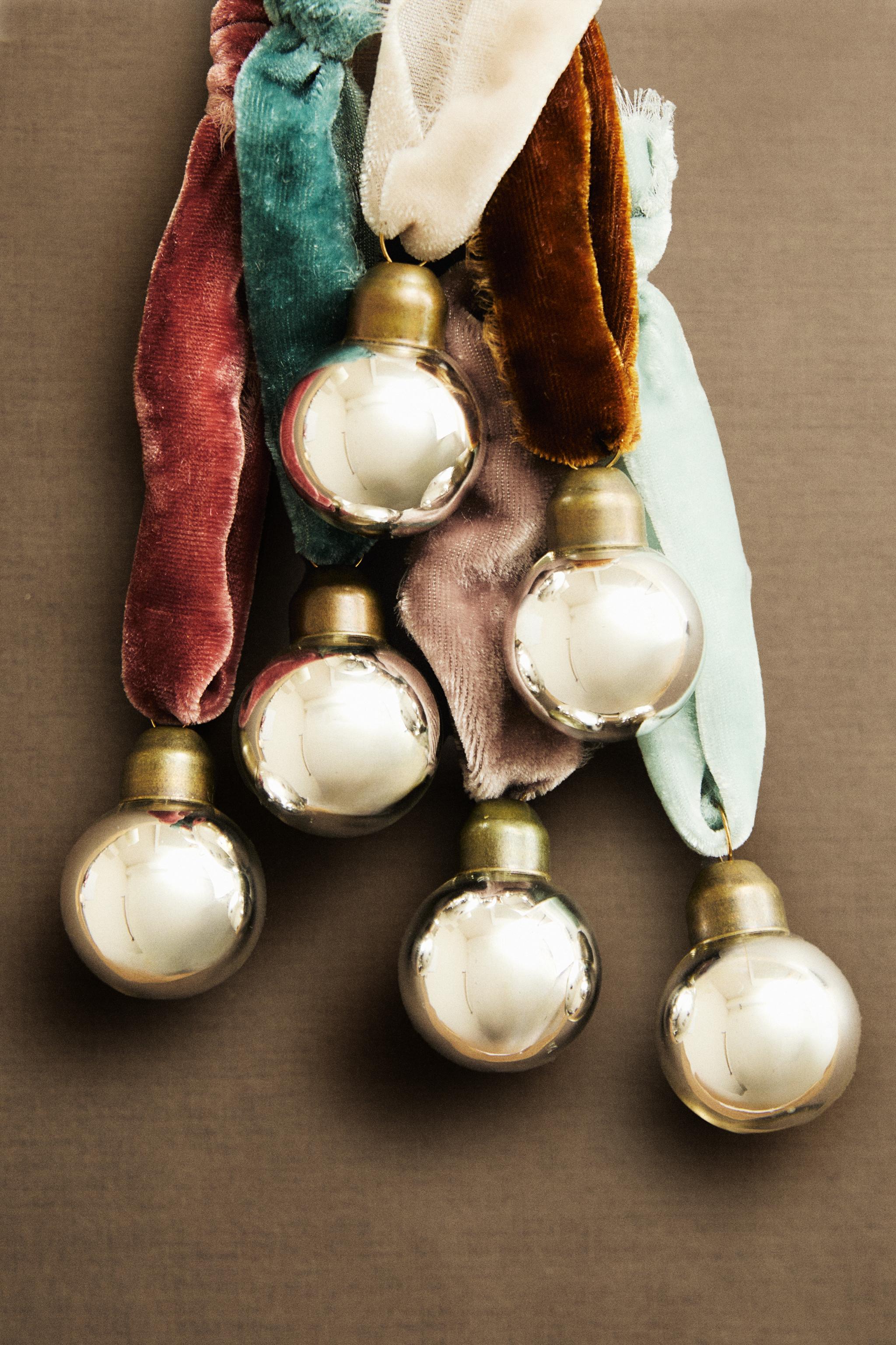 SET OF MINI BALL CHRISTMAS TREE ORNAMENTS WITH BOW (SET OF 6)