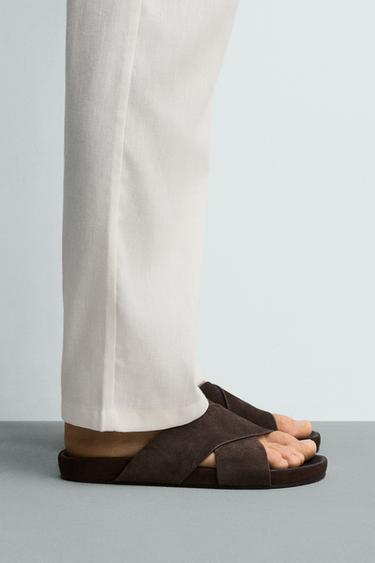 SANDALES À BRIDES CROISÉES - Chocolat de Zara - Image 1