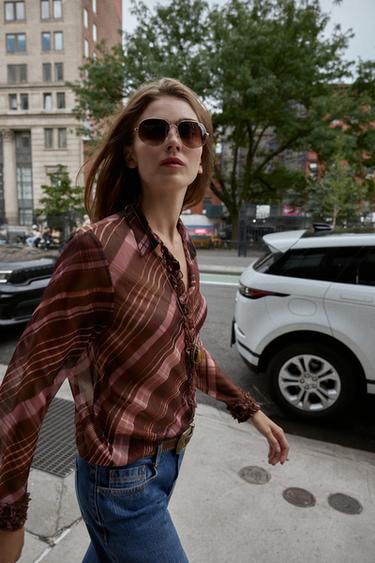 BLUSA SEMITRANSPARENTE CUADROS - Multicolor de Zara