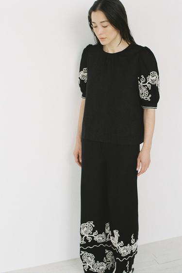 リネン混刺繍入りトップス ZW COLLECTIONブラック0Zaraのリネン混刺繍入りトップス ZW COLLECTION - ブラック - 画像 0