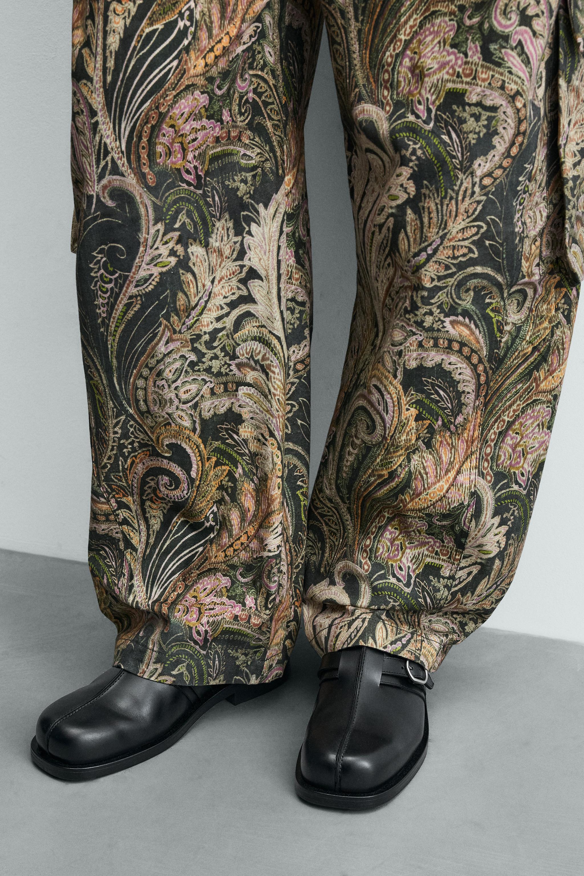 LIMITED EDITION LEATHER BUCKLED CLOGS