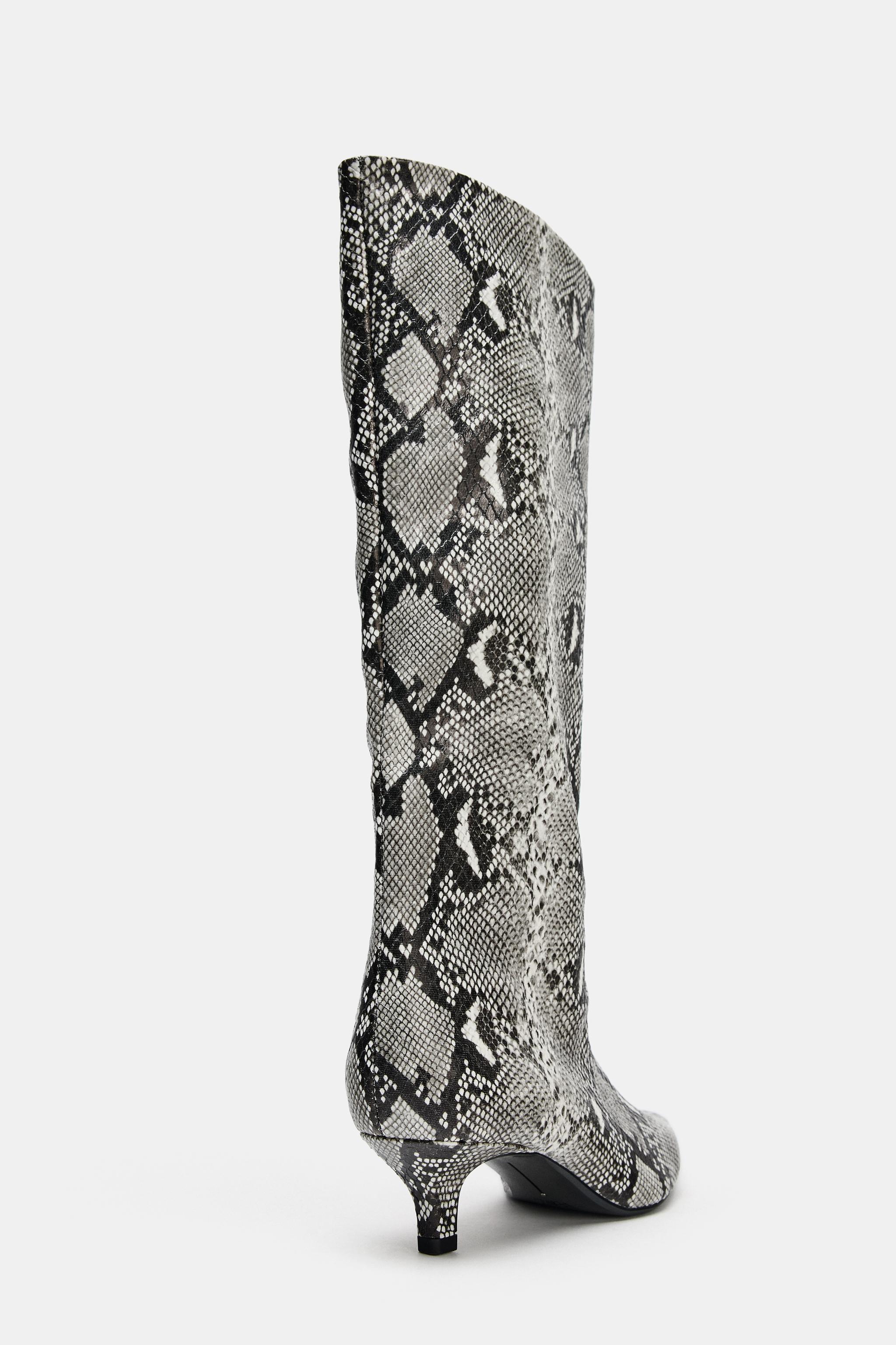 BOTTES À TALONS ET IMPRIMÉ ANIMALIER