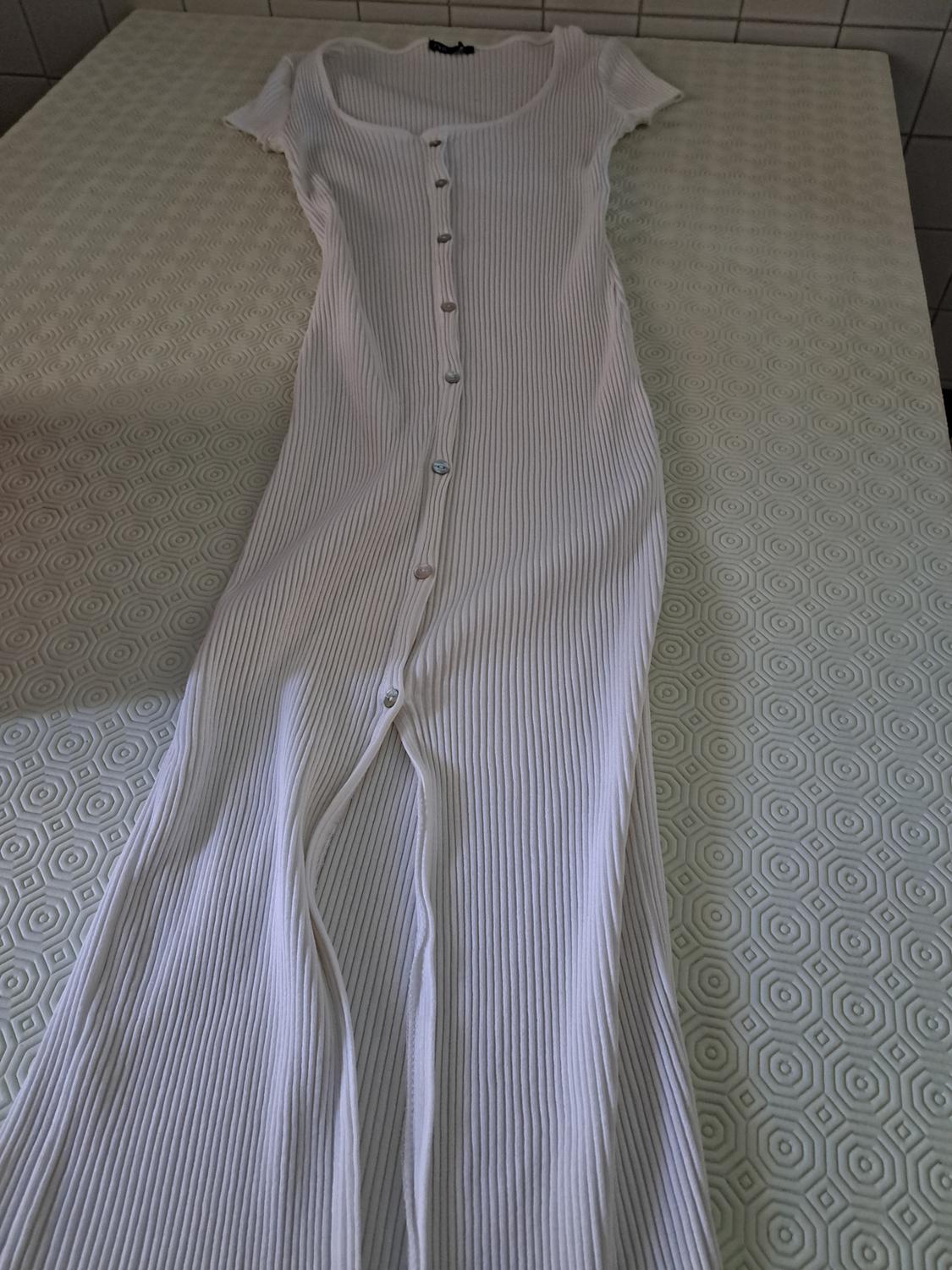 MIDI DRESS WITH BUTTONS - Image 3