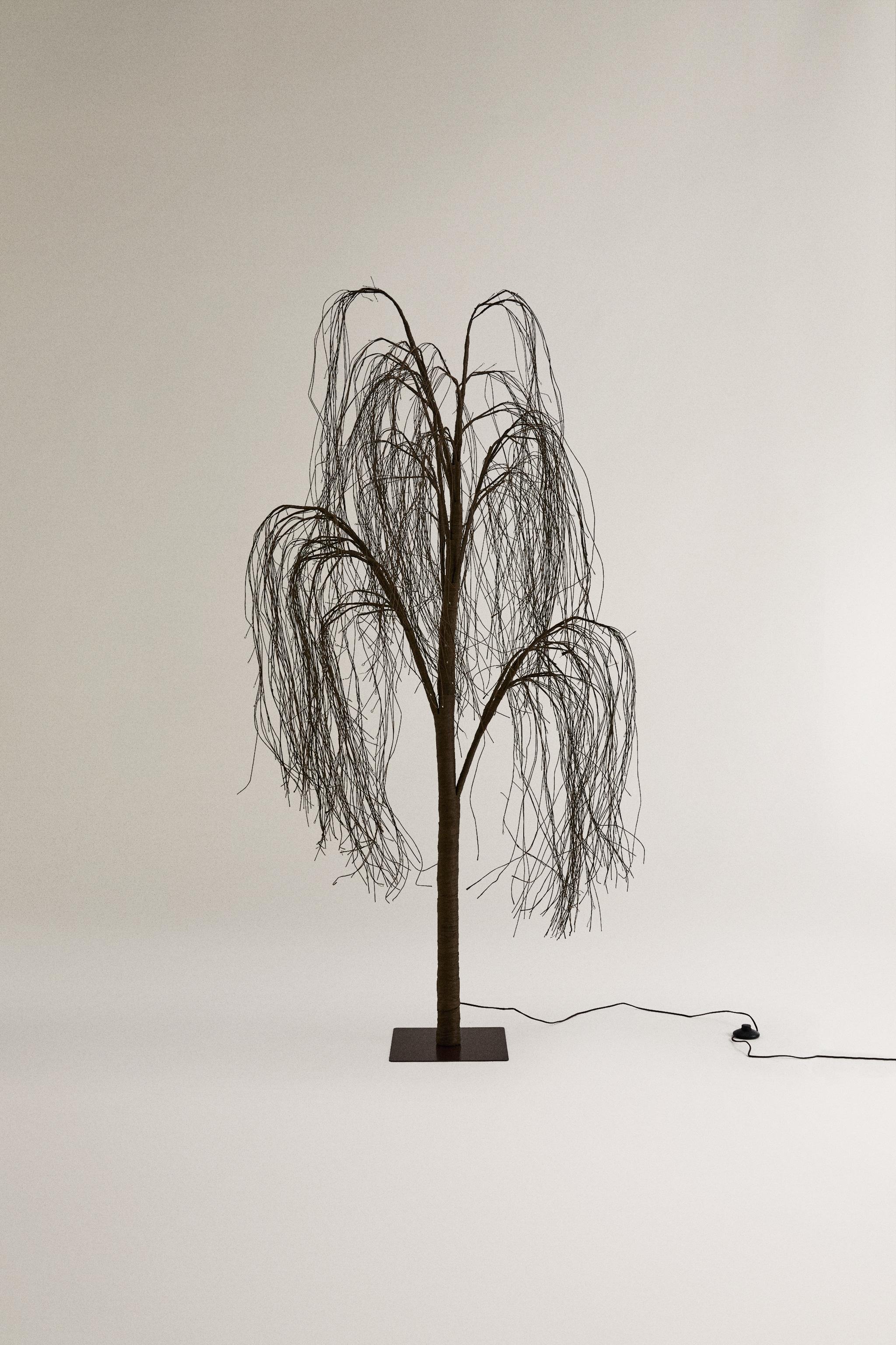 CHRISTMAS WILLOW TREE WITH LED LIGHT (70.9")