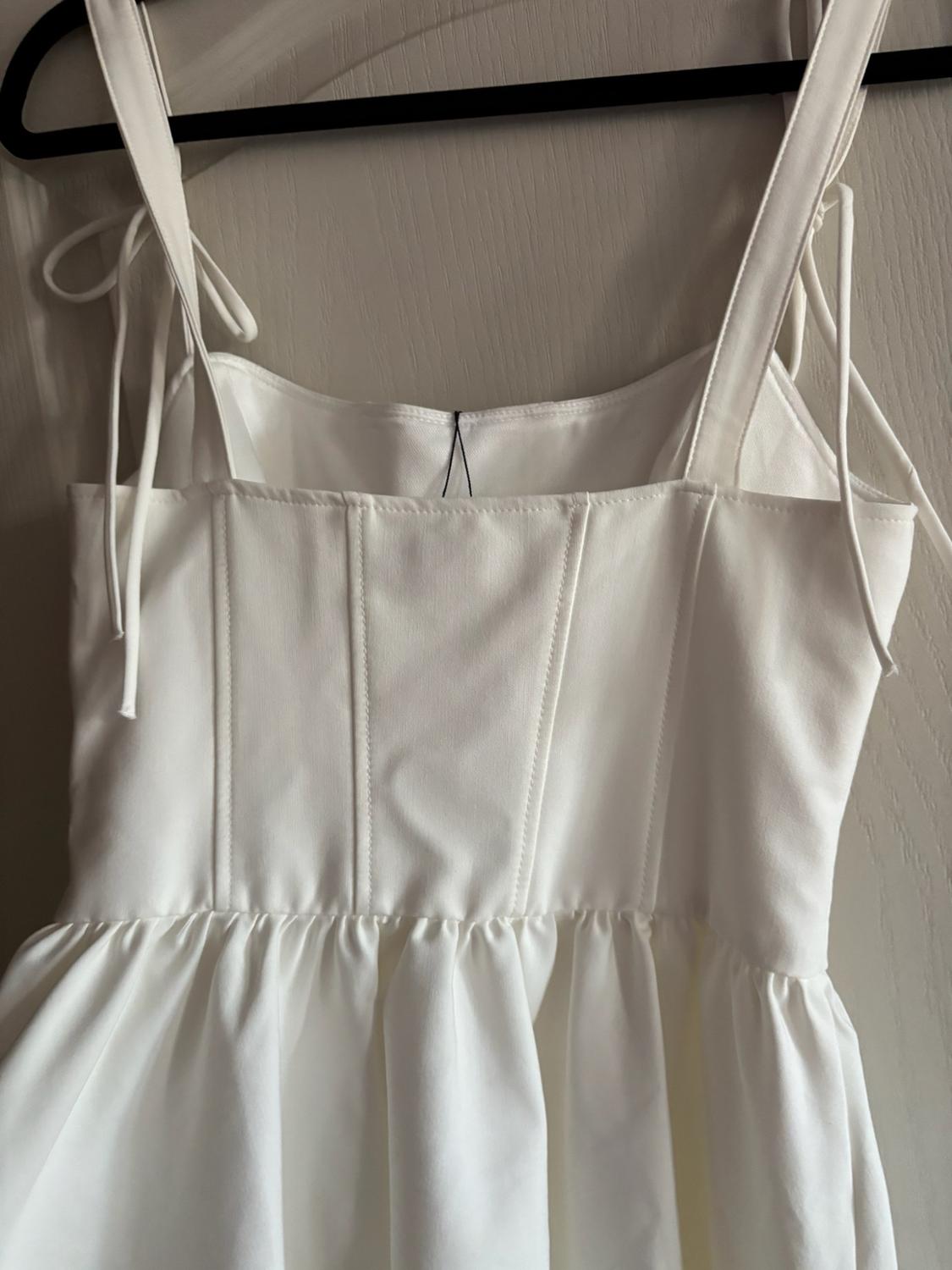 CORSETRY-INSPIRED VOLUME DRESS - Image 9