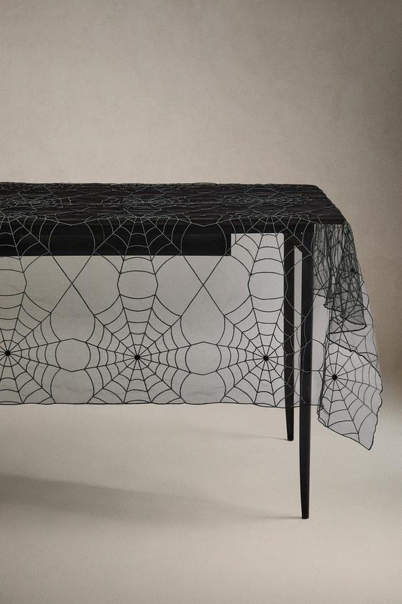 Rianpesn Tovaglia di Halloween con Ragnatela in Pizzo | Tovaglia Decorativa Ragnatela | Tovaglia in Pizzo Nero con Ragnatela, Forniture per Feste di Halloween Rianpesn Tovaglia di Halloween con Ragnatela in Pizzo | Tovaglia Decorativa Ragnatela | Tovaglia in Pizzo Nero con Ragnatela, Forniture per Feste di Halloween