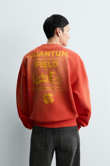 SWEATSHIRT WITH SPRAY TEXT PRINT - Red by Zara