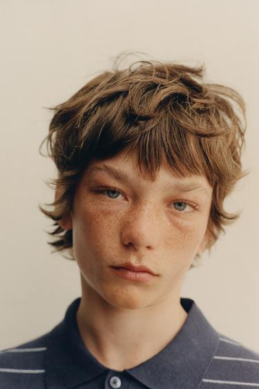 بولو قطن كتان - رمادي / بيج الخاص بـ Zara