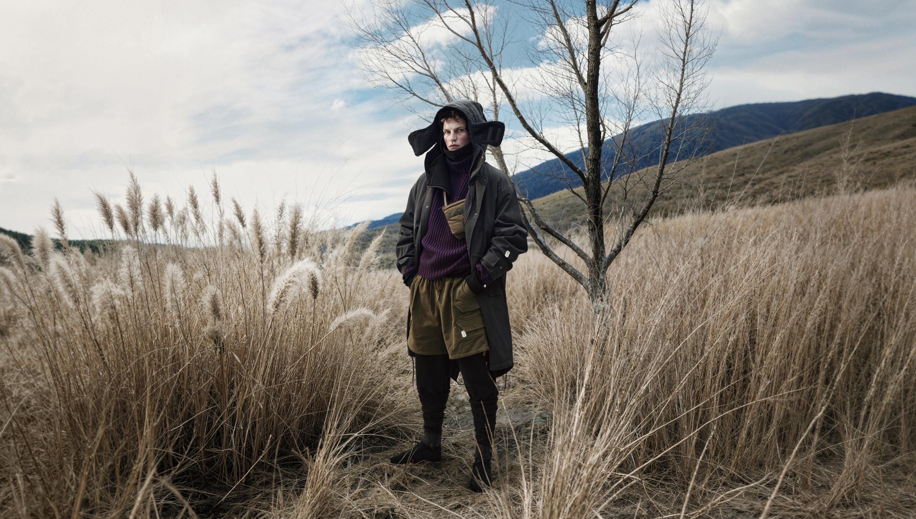 希少✨未使用級♢ZARA シルバーコーティング フレア デニム ウエスト42 ZARA】今年こそ履きたい「新作フレアデニム」。コレはすぐ完売し