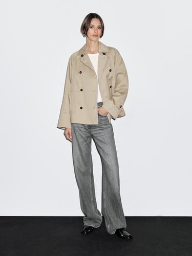 Trench corto detalle cuello botón - Beige de Zara - Imagen 0