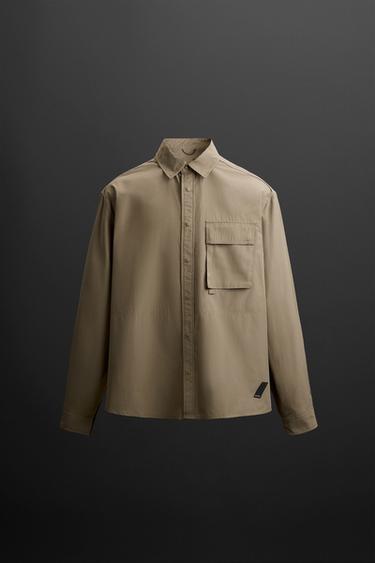 CAMISA LARGA TÉCNICA COM BOLSO - Bege da Zara