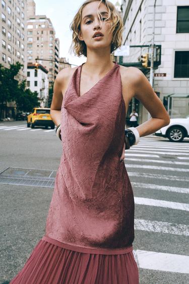 VESTIDO MIDI COMBINADO PLISADO - MARSALA de Zara