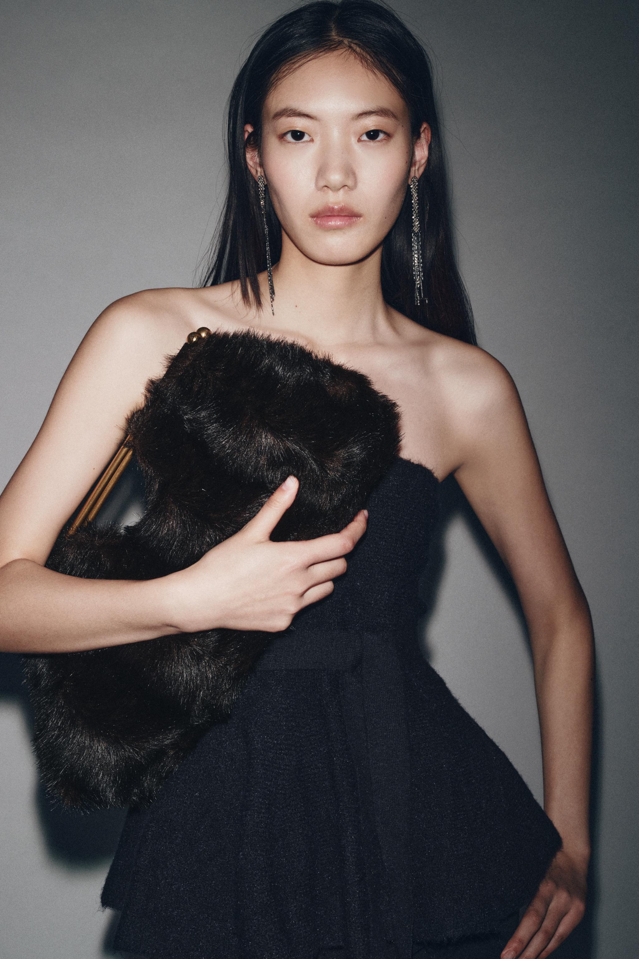 BOLSA DE MÃO FAUX FUR - Marrom | ZARA Brasil