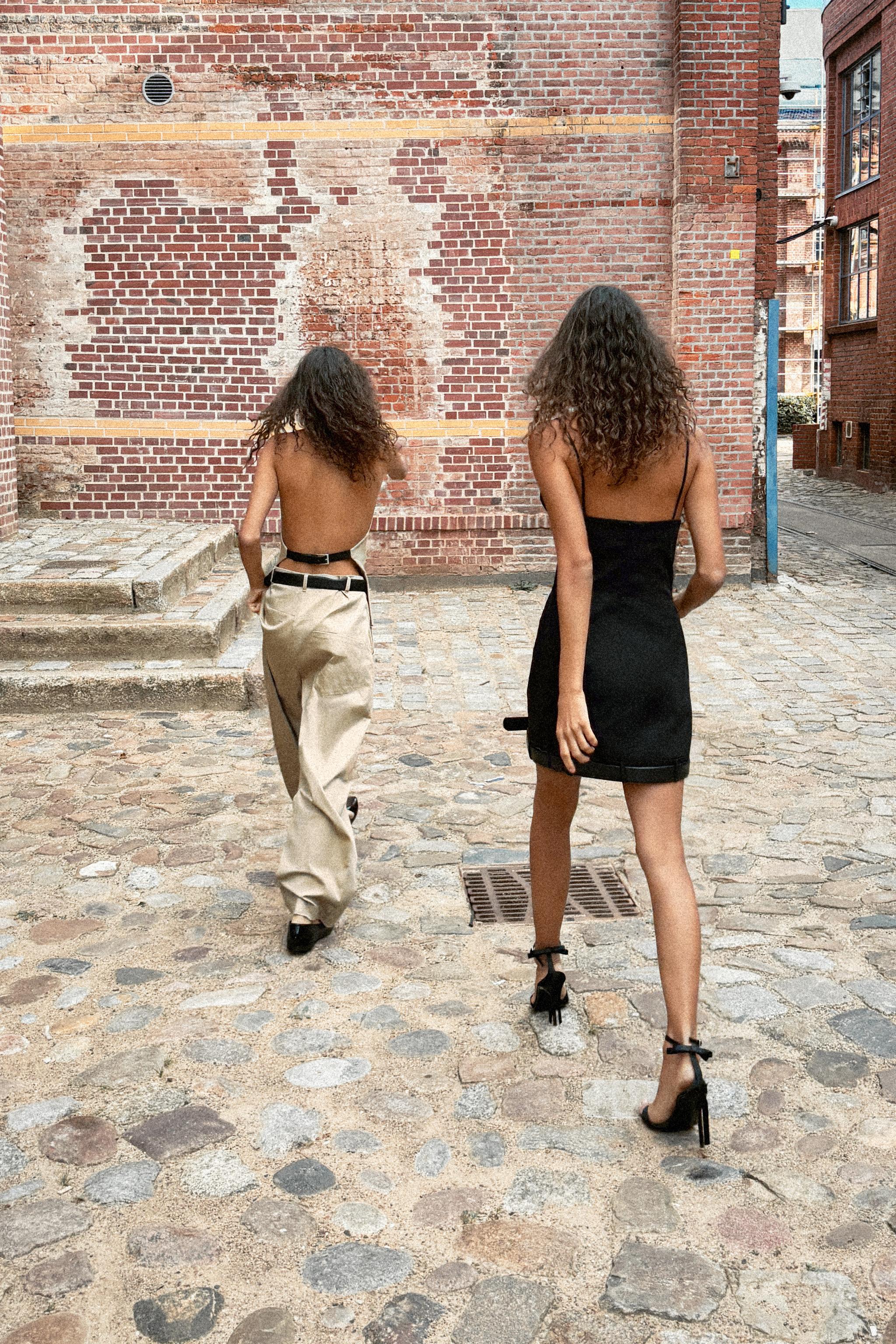 ザラウーマン コレクション ベルト付きショート丈ワンピース ZARA ZARA - ZWコレクション ベルト付きショート丈ワンピース Sの通販