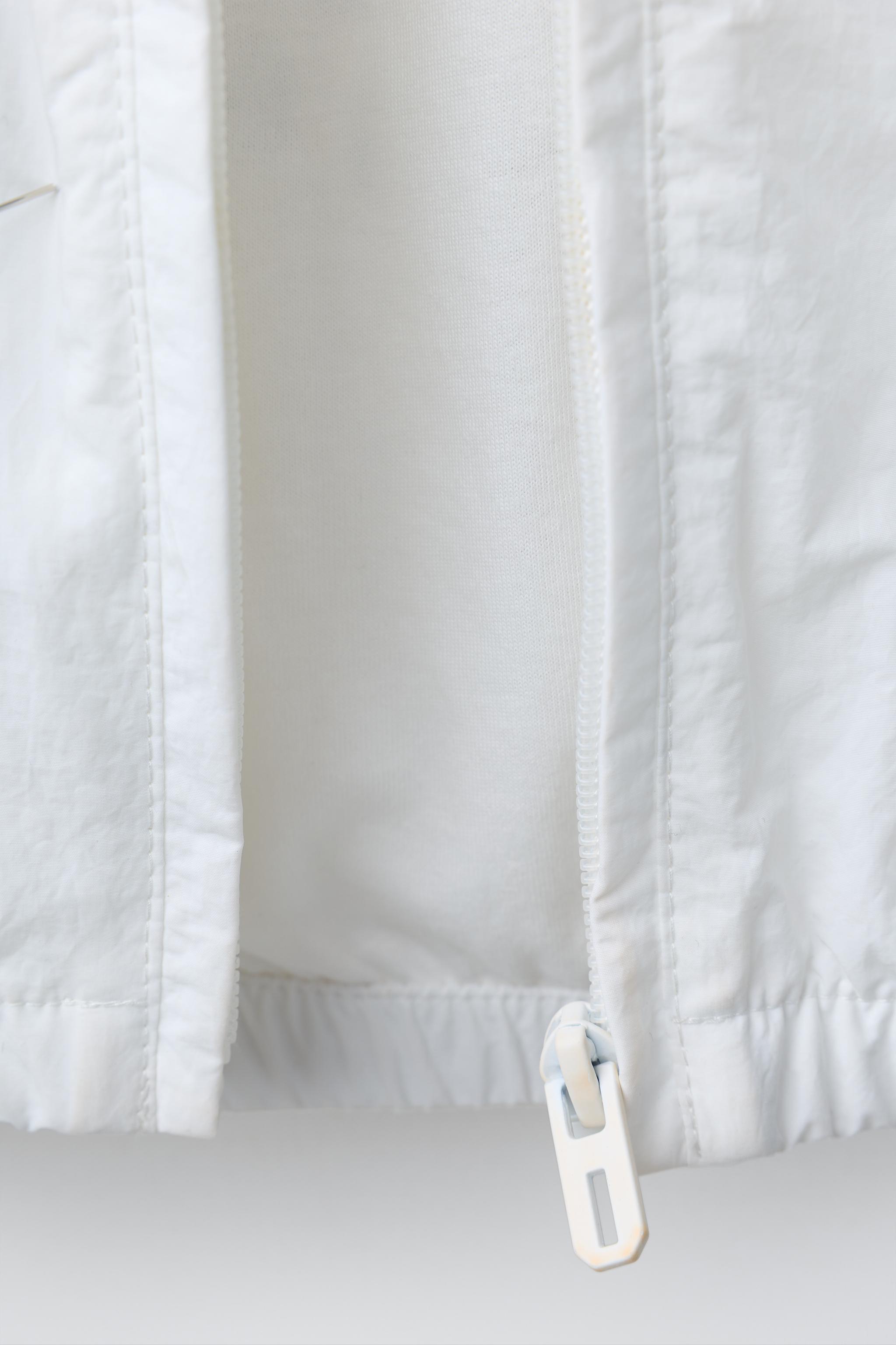 LIGHTWEIGHT TEXT RAINCOAT
