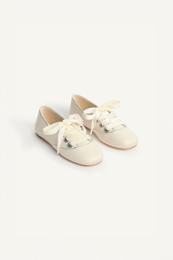 CHAUSSURES À LACETS EN CUIR ÉDITION LIMITÉE - Blanc écru de Zara - Image 3