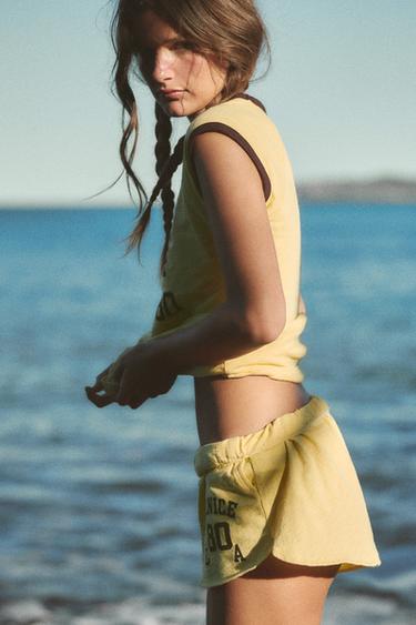 T-SHIRT FLAMMÉ À LISERÉS - Jaune clair de Zara - Image 2