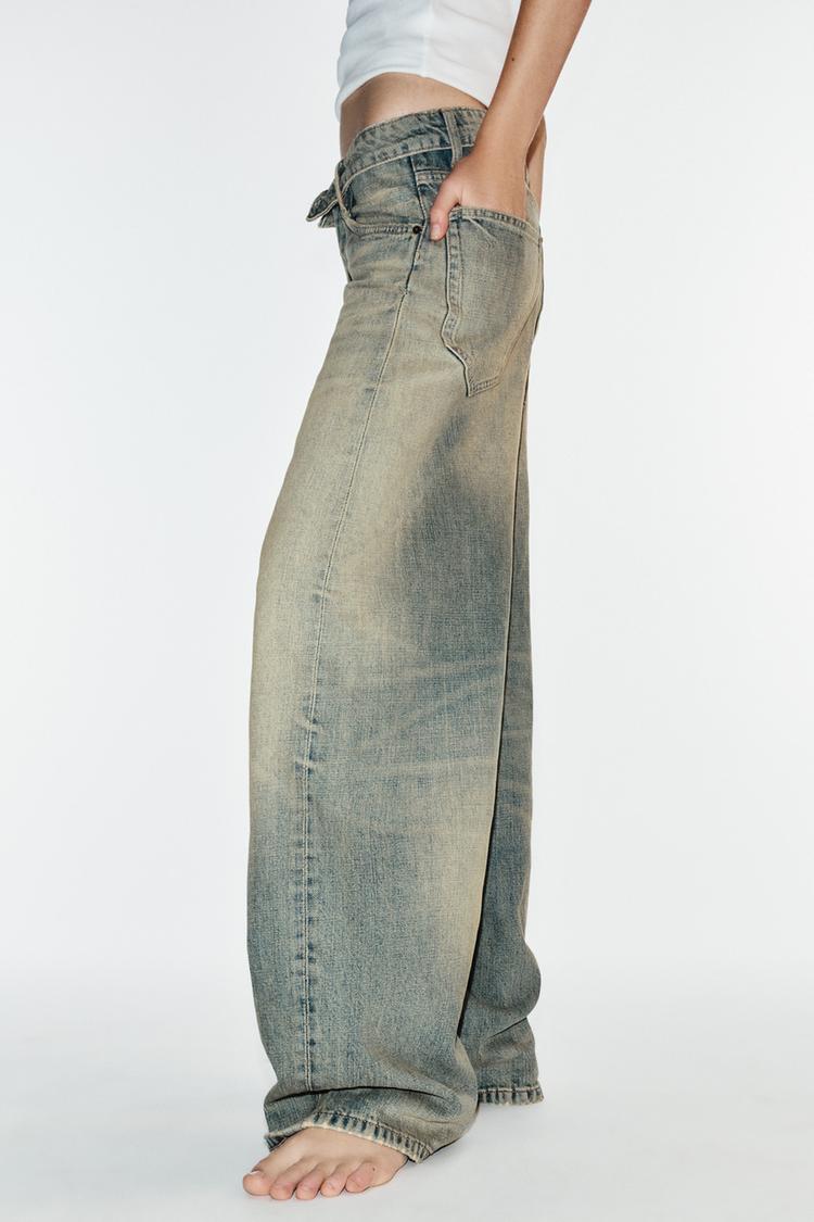 Jeans TRF de tiro medio con rotos y cintura doblada 4