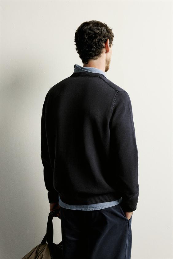 PULL REGULAR FIT EN COTON - Bleu marine de Zara - Image 2
