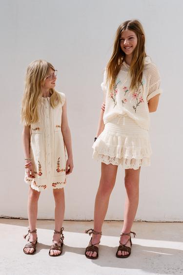 VESTIDO CUELLO BOBO BORDADOS - Crudo de Zara