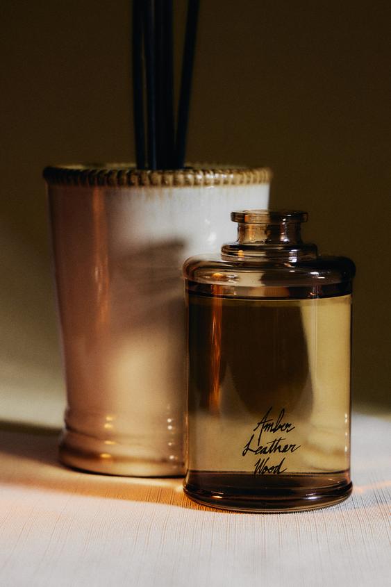 (185 ML) AMBER LEATHER WOOD GEURSTOKJES - SEMI-ECRU van Zara - Afbeelding 0
