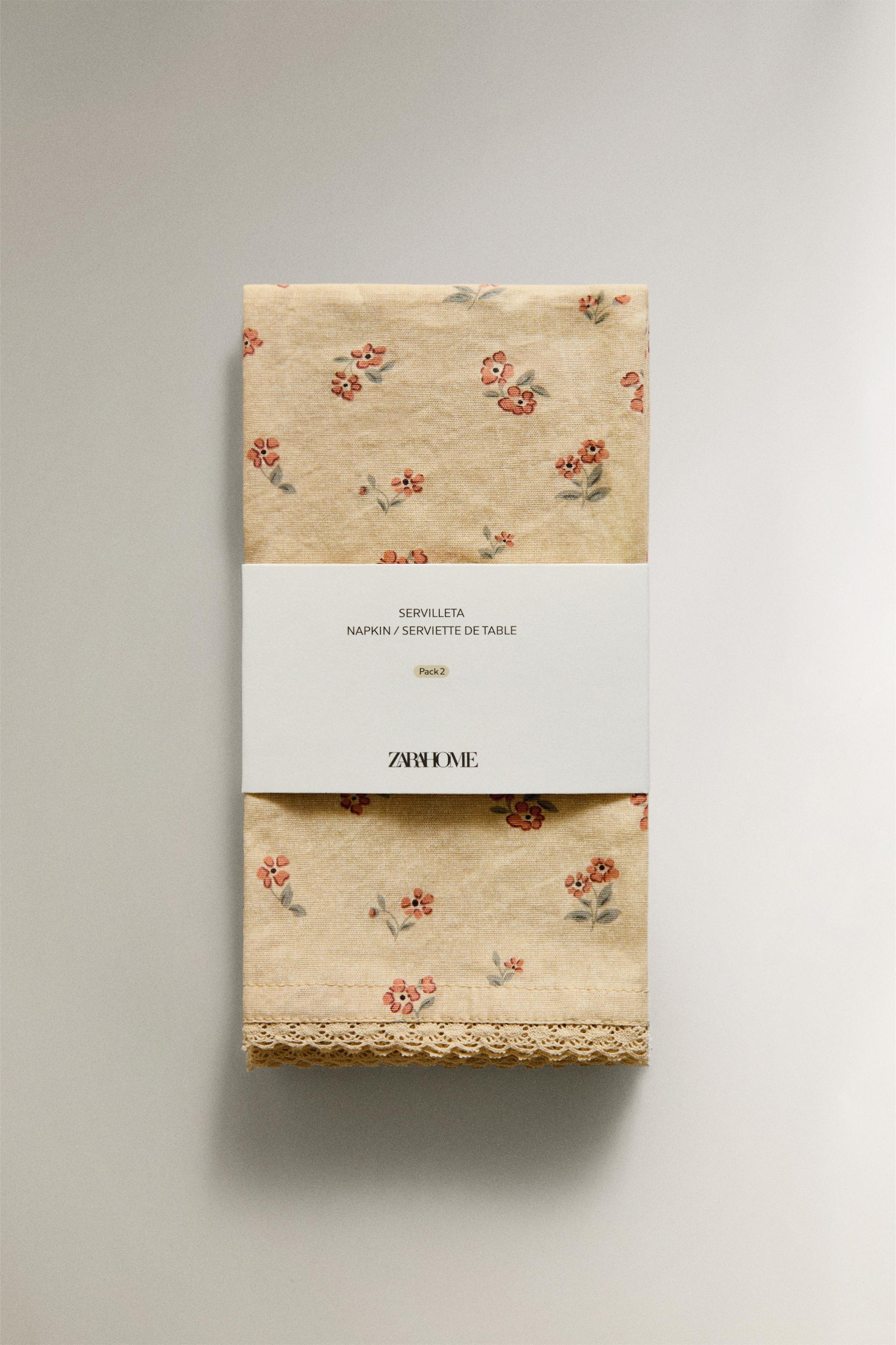 LOT DE SERVIETTES FLEURS SAUVAGES AVEC DENTELLE (LOT DE 2)