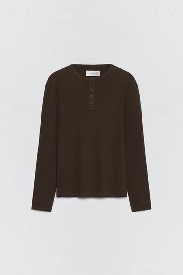 SOSHIOTSUKI x ZARA ヘンリーネックワッフルTシャツブラウンZaraのSOSHIOTSUKI x ZARA ヘンリーネックワッフルTシャツ - ブラウン