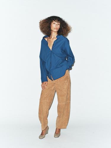 CAMISA POPELÍN PINZAS LATERALES - Azulón de Zara
