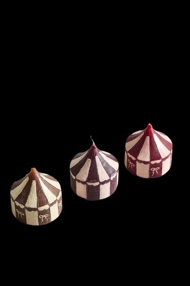 SET OF GINGERBREAD SCENTED TENT CANDLES (PACK OF 3) - Red by Zara