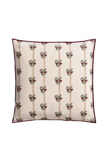 STRIPED AND FLORAL CUSHION COVER - خَام الخاص بـ Zara