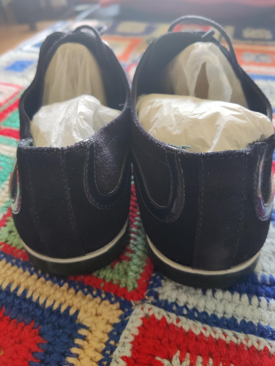 ZAPATO AZUL CON TIRA BLANCA EN SUELA - Image 2