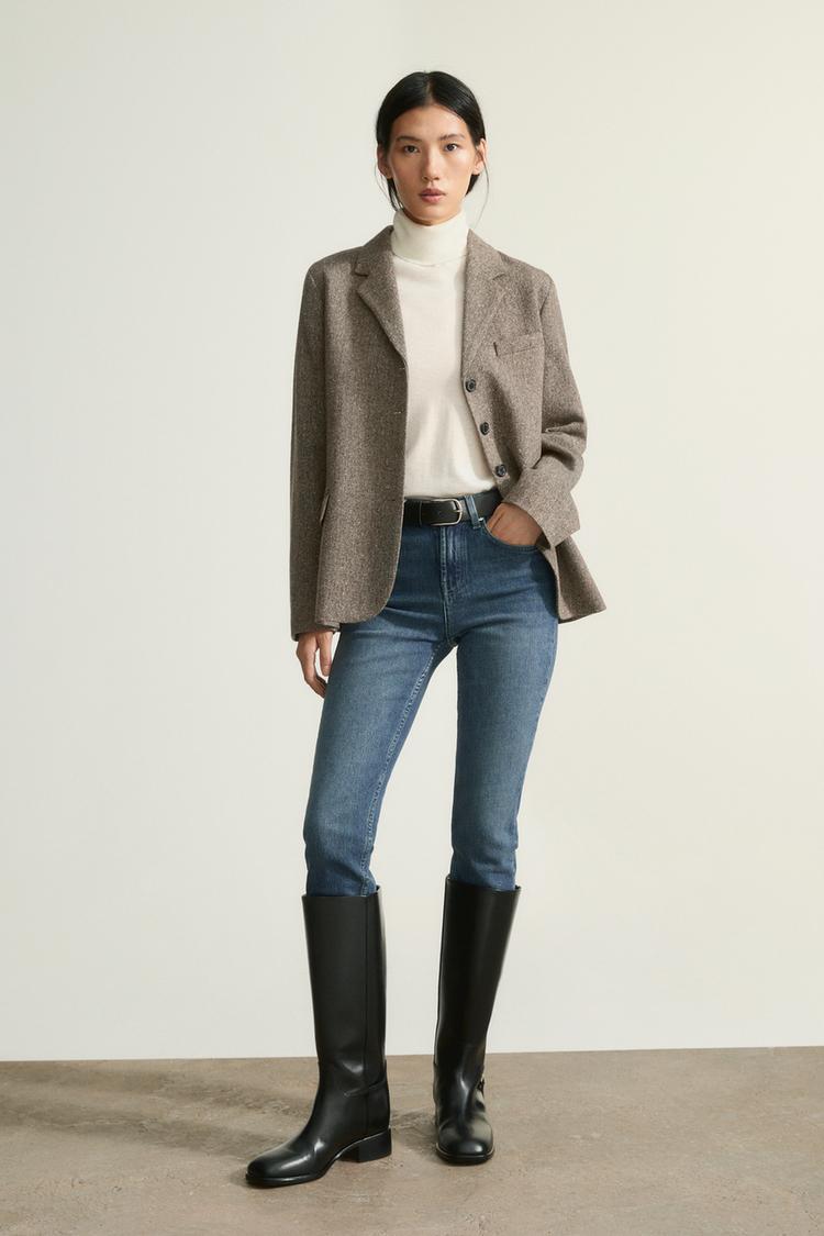 Flat leather boots with side buckle — Black