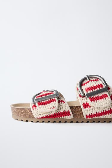 SANDALES À BOUCLES EN CROCHET - Rouge de Zara - Image 5
