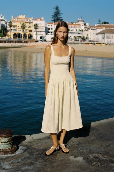 ROBE À BRETELLES TEXTURÉE - Vanille de Zara - Image 5