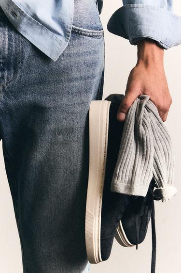 حذاء رياضي جلدي - أزرق الخاص بـ Zara