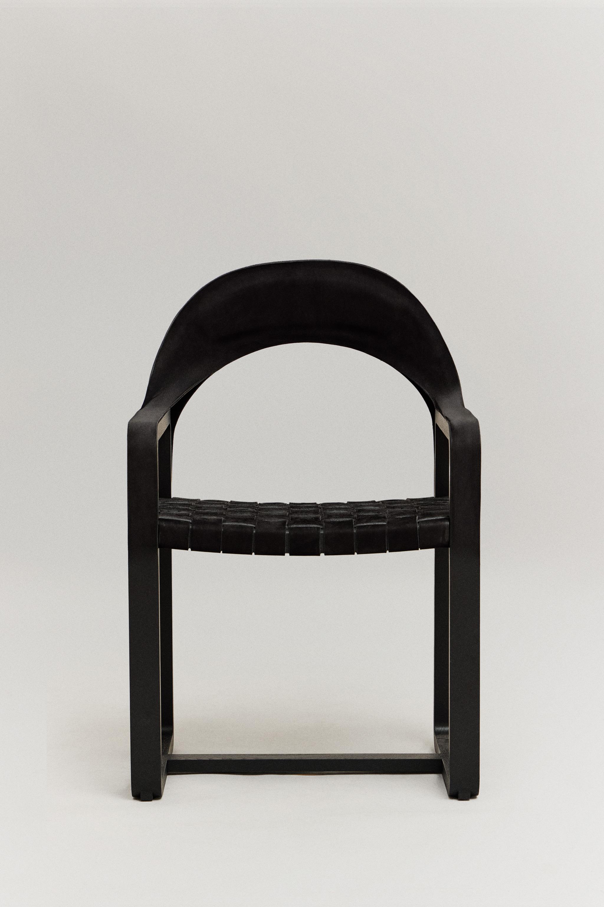 THE POWELA CHAIR