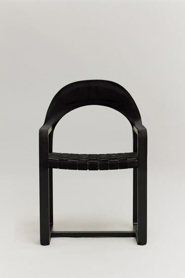 THE POWELA CHAIR — Black 1