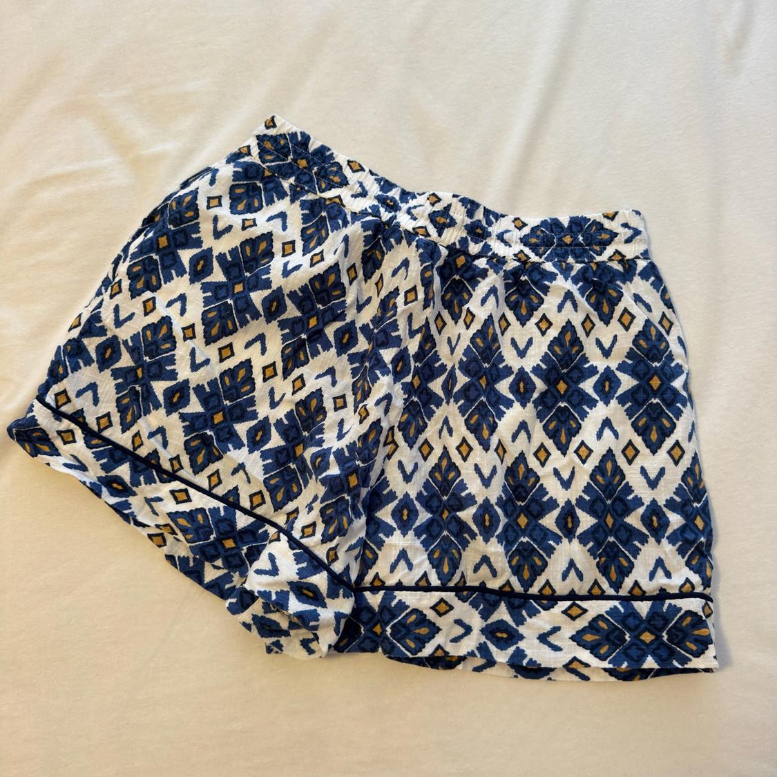 PRINTED BERMUDA SHORTS WITH TRIMS - Image 2