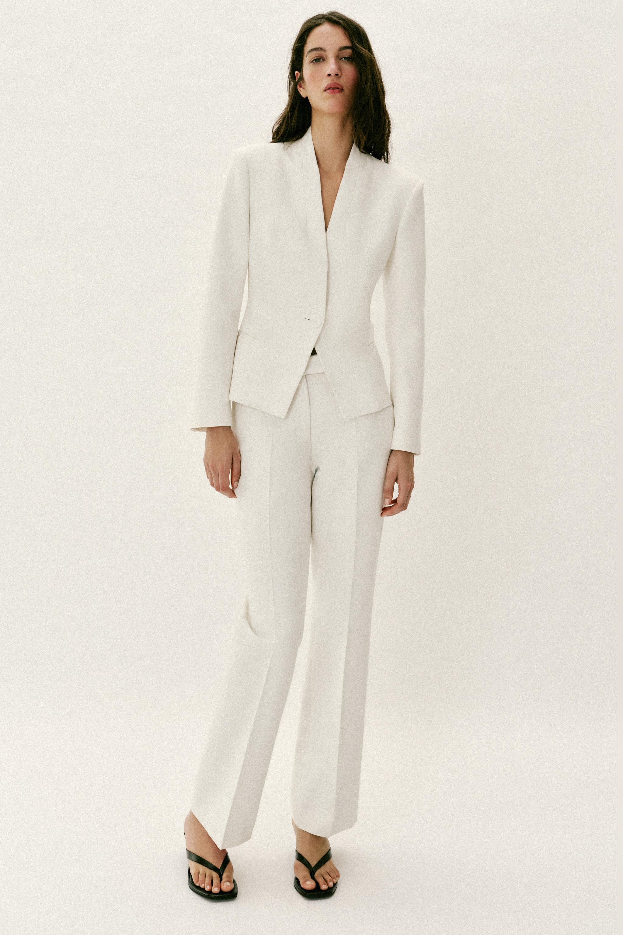 FITTED BLAZER WITH SHOULDER PADS — Ecru