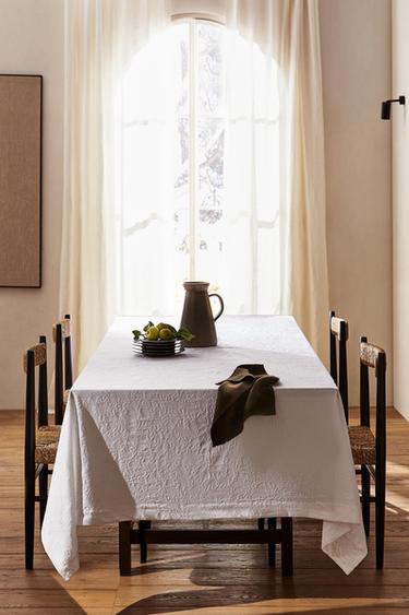 JACQUARD TABLE LINEN - 250 by Zara
