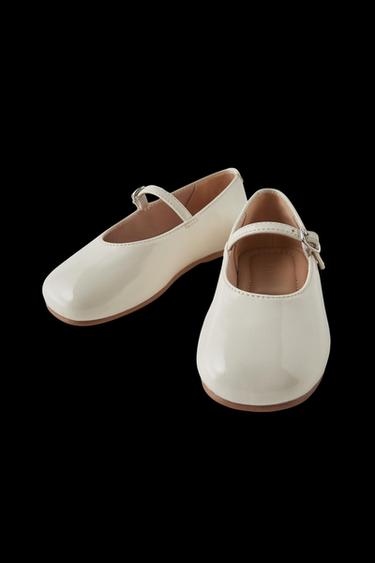 BALLERINA IN LACKLEDEROPTIK - Gebrochenes Weiß von Zara