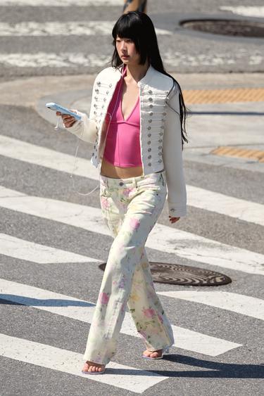 TRF LOW-RISE LOOSE FIT FLORAL JEANS - Oyster-white by Zara - Image 2
